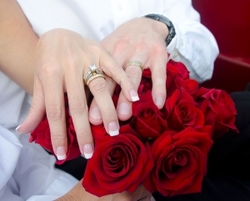 1362457_roses_n_rings.jpg